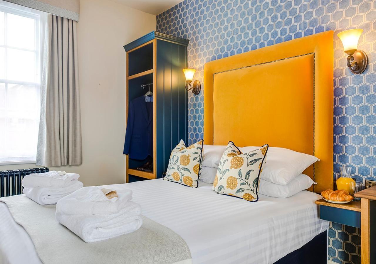 The George Hotel Колчестър Екстериор снимка