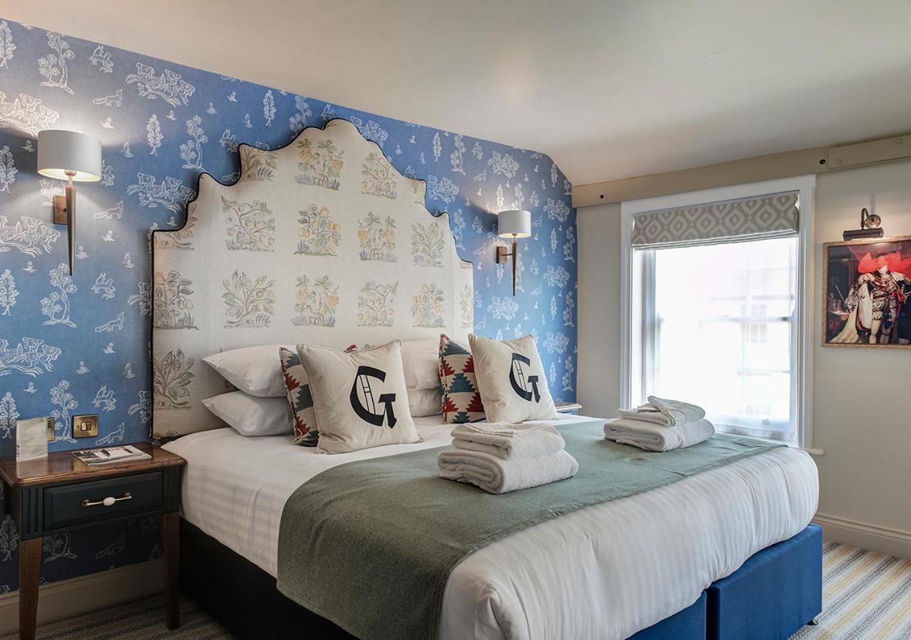 The George Hotel Колчестър Екстериор снимка