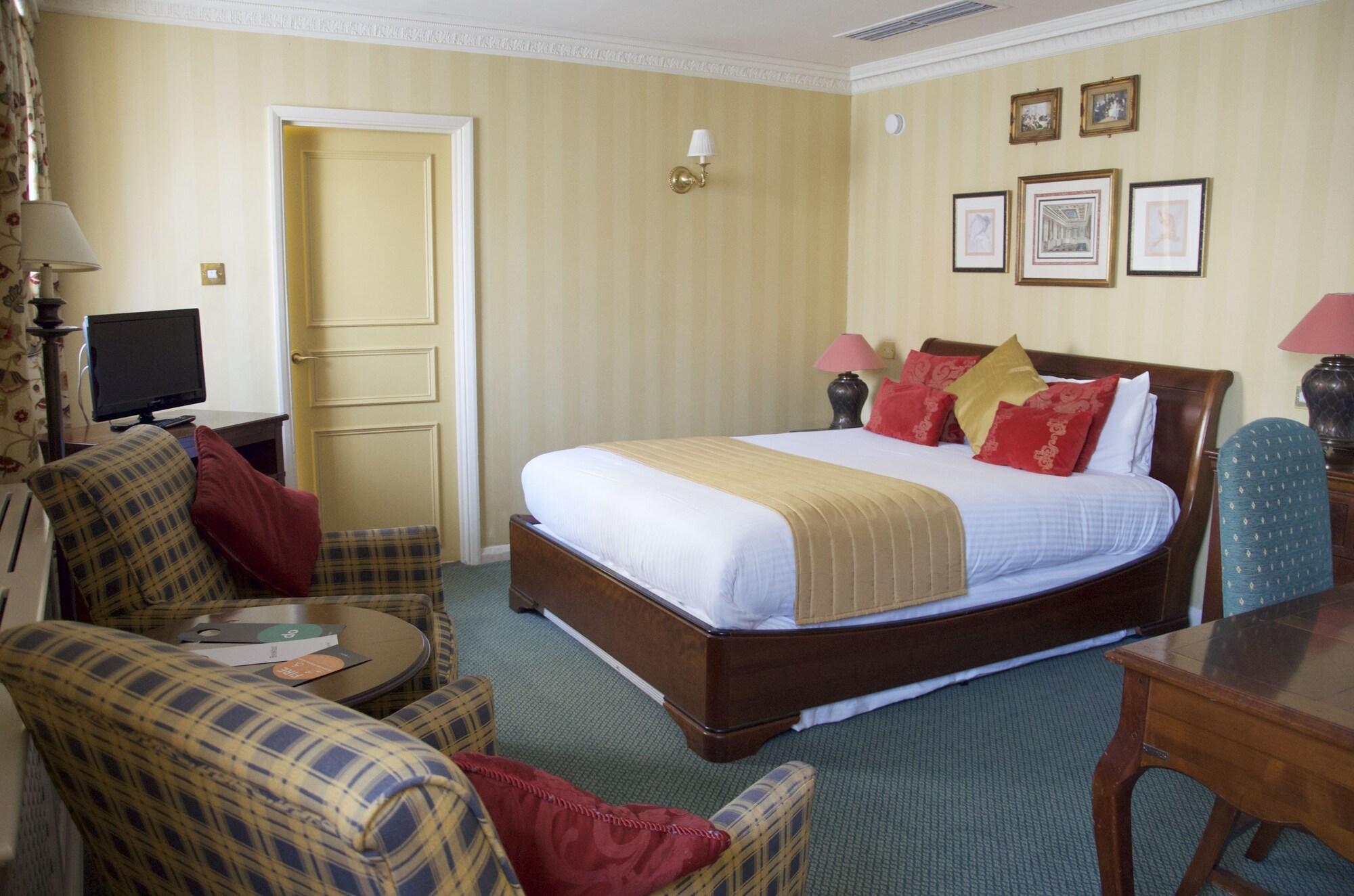The George Hotel Колчестър Екстериор снимка